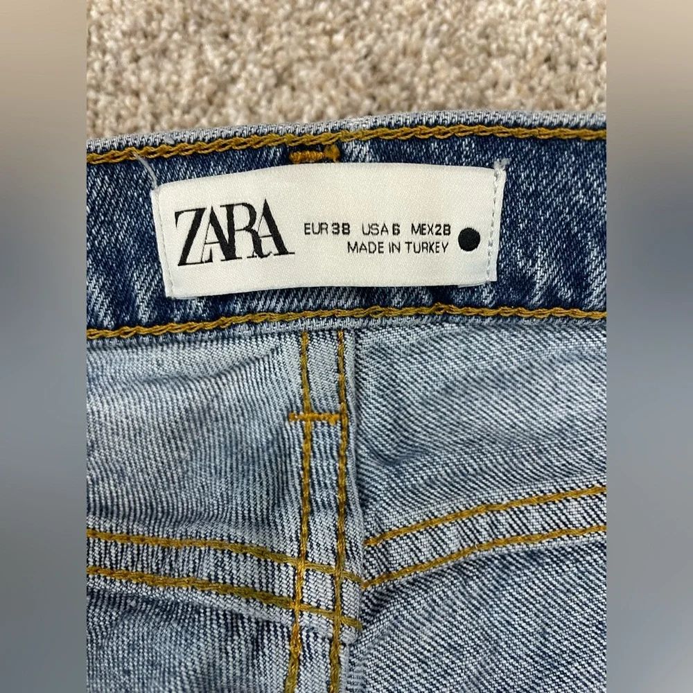 Zara Women's Straight Leg Blue Jeans - Picture 4 of 9